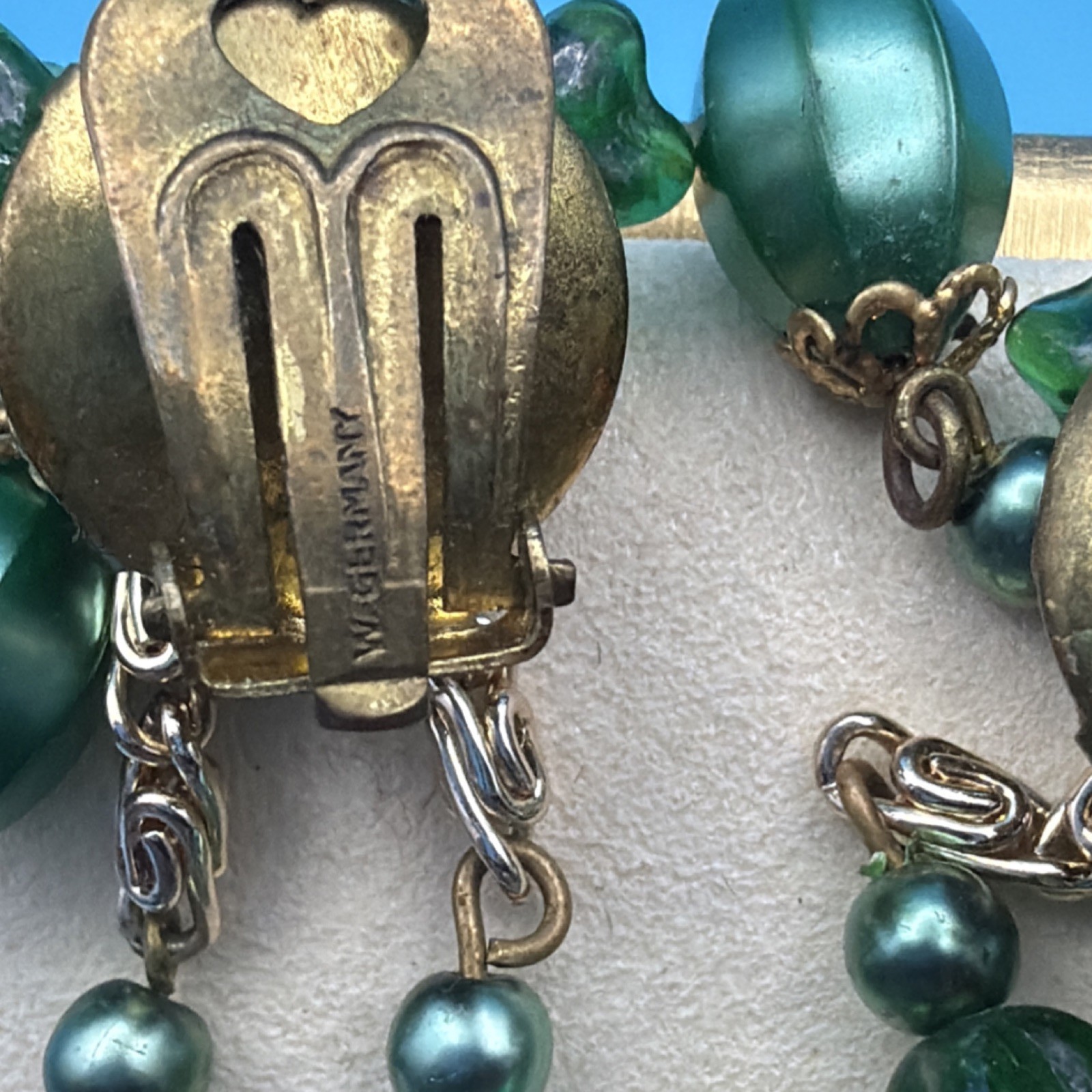 Vintage Beaded Dangle Clip-On Earrings Green Glass Imitation Pearl Brass (39)