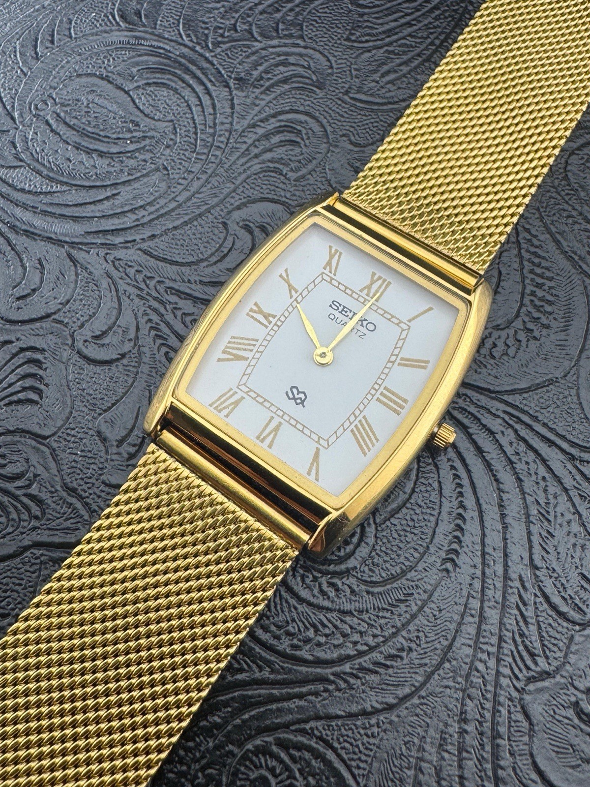 WHITE DIAL Vintage Seiko Slim Quartz Men’s Wrist Watch