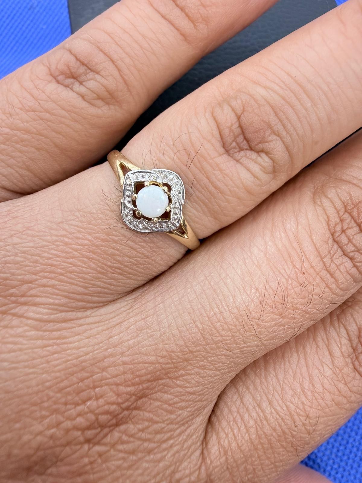 10kt Yellow Gold White Round Opal Ring, Prong Set, Signed, Size 7, 2mm