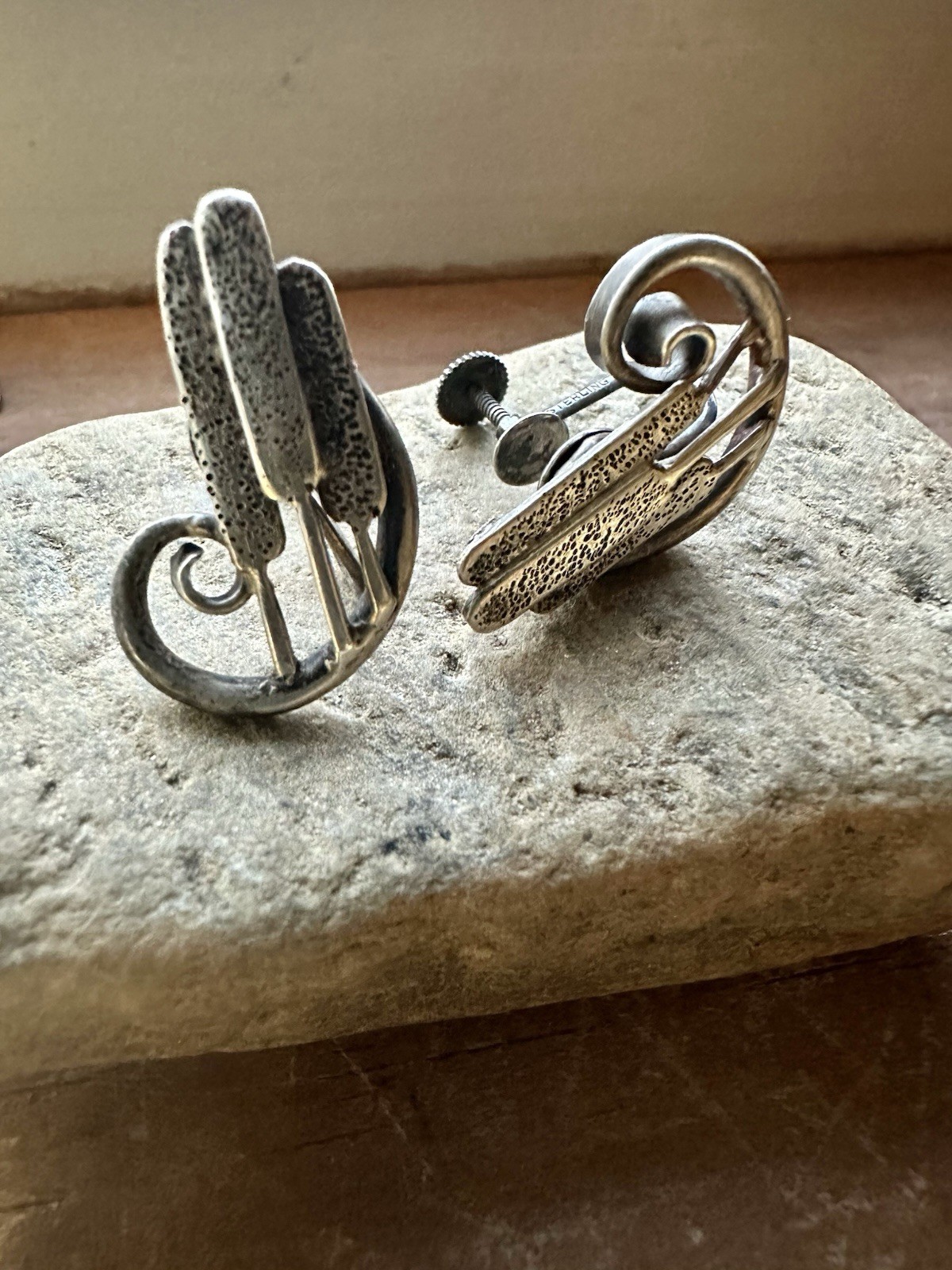 Vintage Sterling Silver Screwback Cattail Earrings.