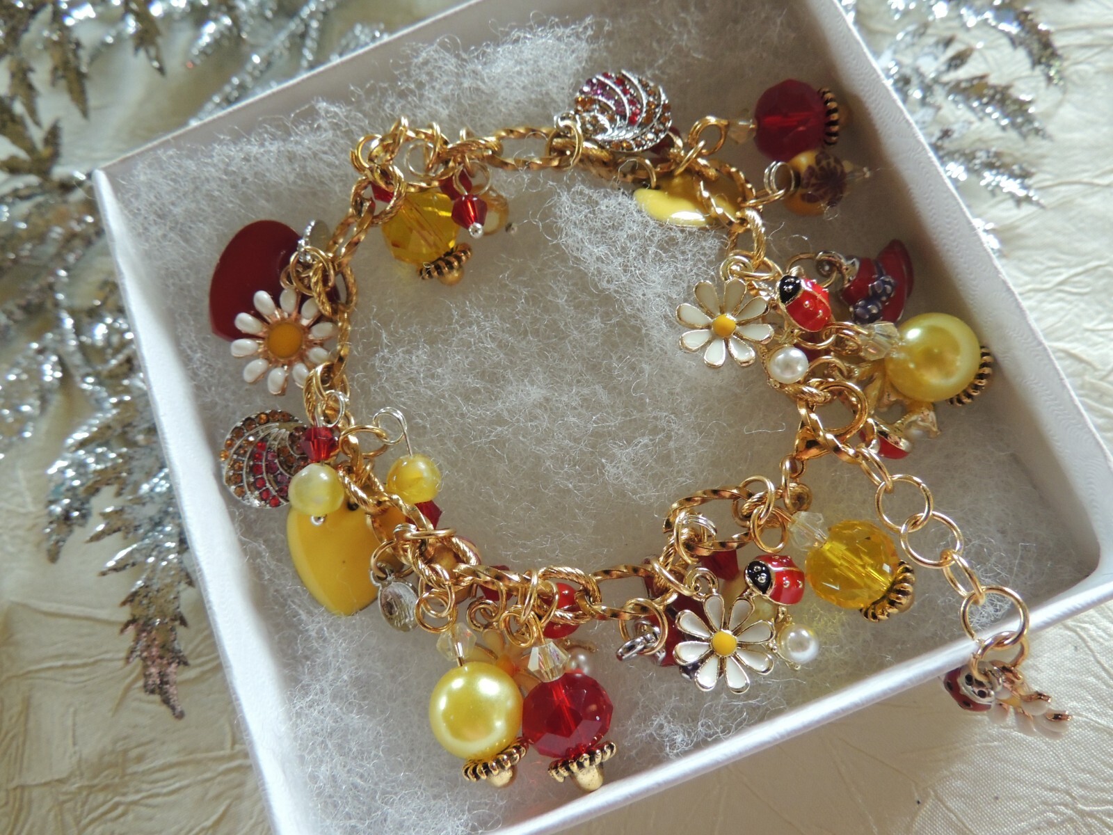 LADYBUG LOVE DANGLING CHARM BRACELET Extender Chain 8inch Glass Gold Tone Insect