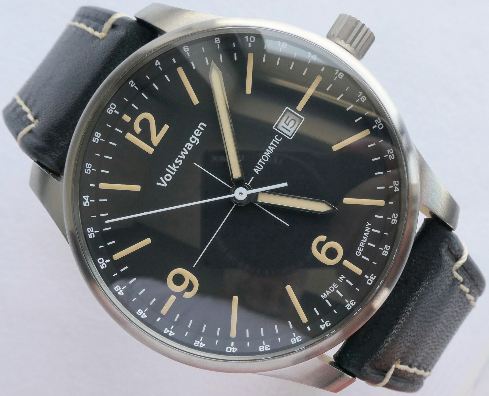 Volkwagen Classic Beetle Bug Car Accessory Aviator Pilot Driver Automatic Watch
