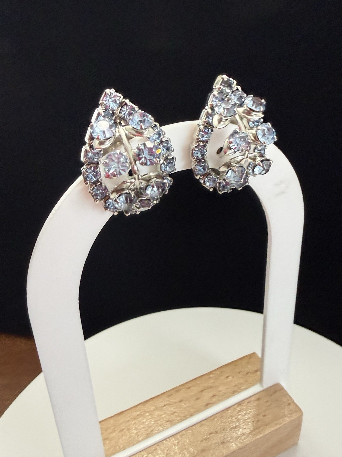1950s Teardrop Shaped Blue Rhinestone Clip Earrings