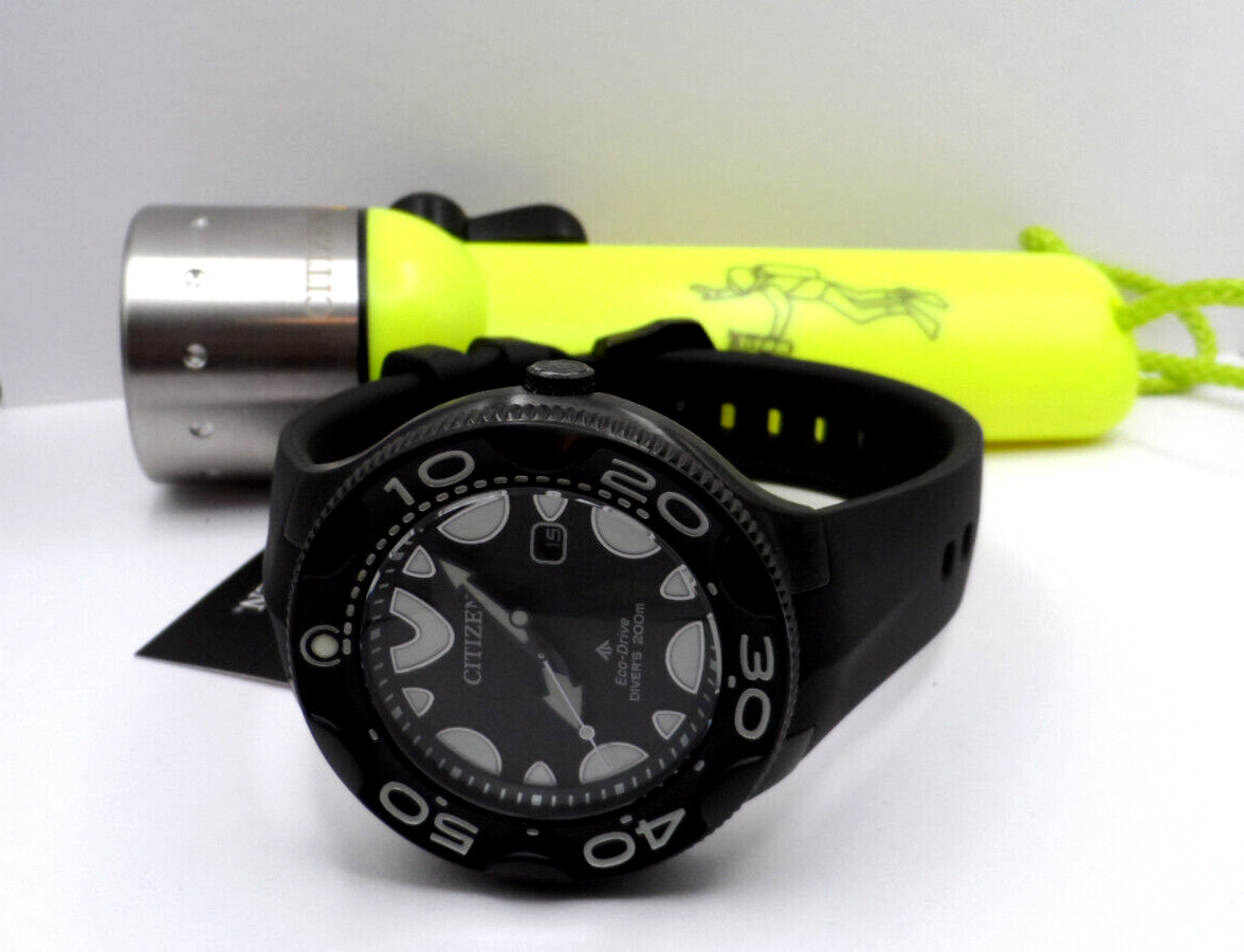 Citizen BN0235-01E Promaster Sea Collection Men’s Watch & LED Flashlight Set