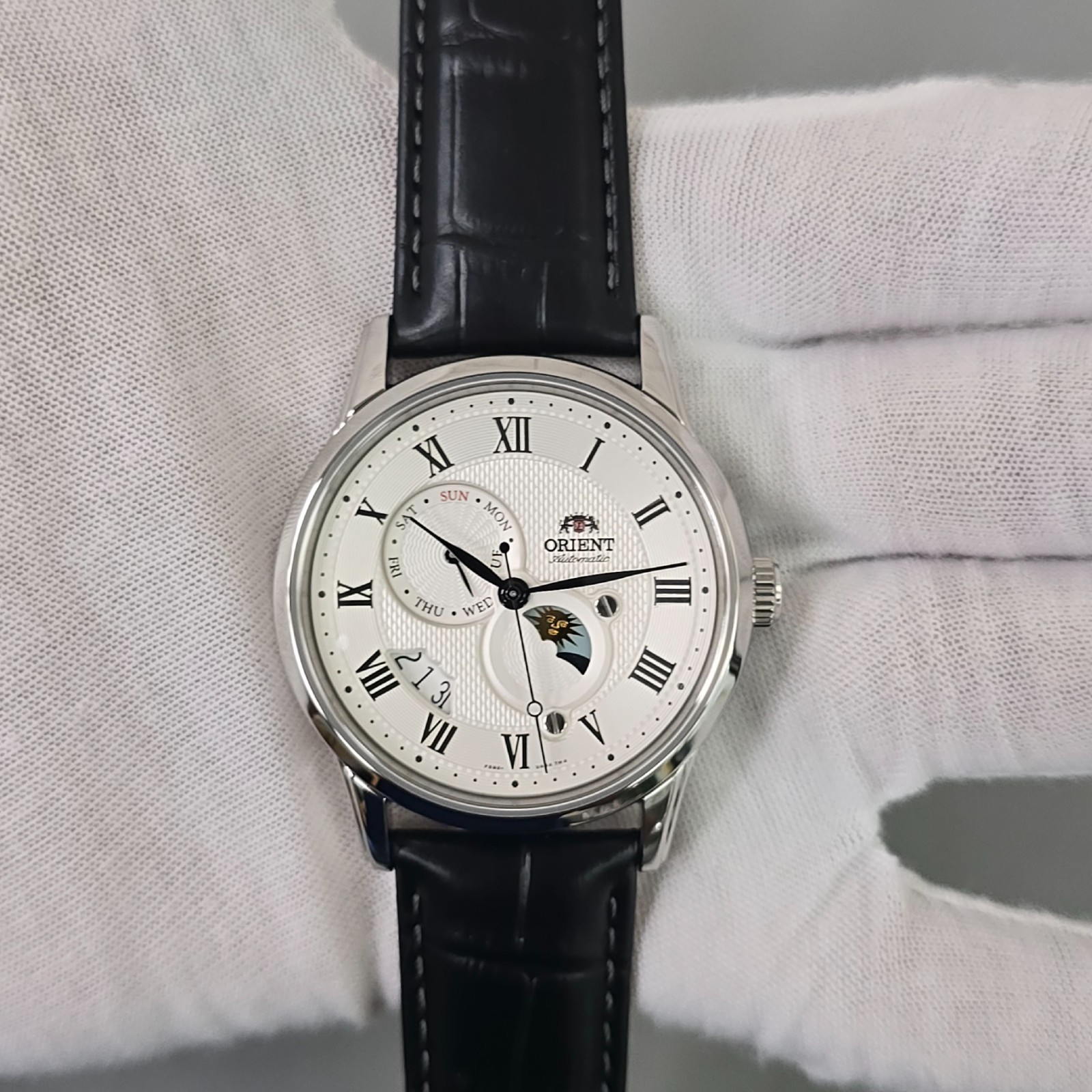 Orient Classic Sun & Moon RA-AK0008S Automatic White Dial 42.5mm New Men’s Watch
