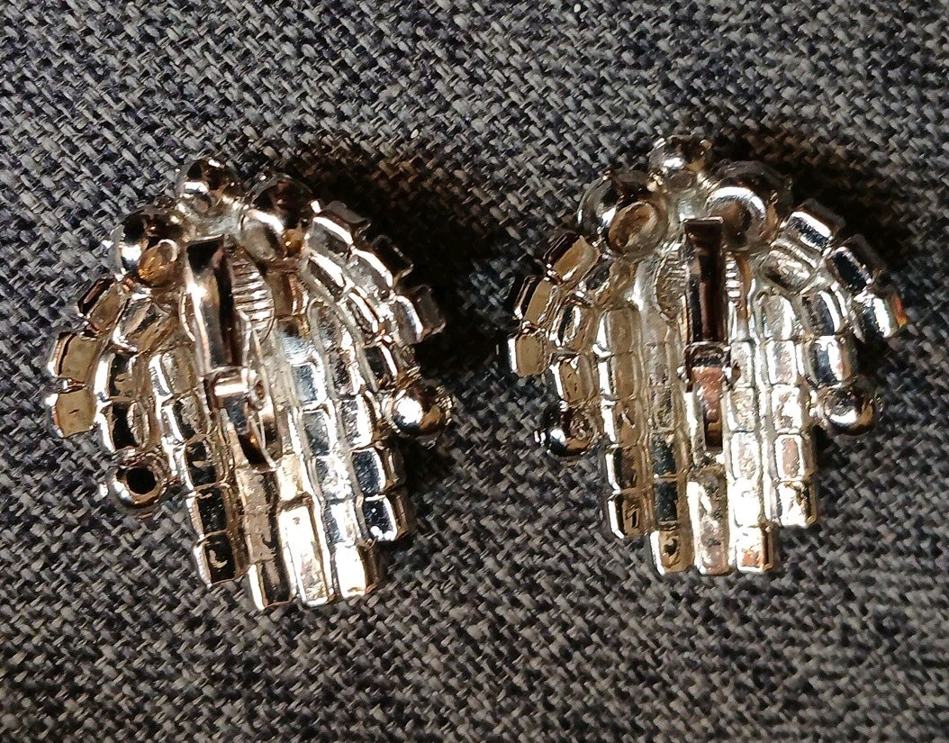 VTG Unsigned Designer Earrings ClipOn Clear Rhinestones Prong Set Art Deco Style