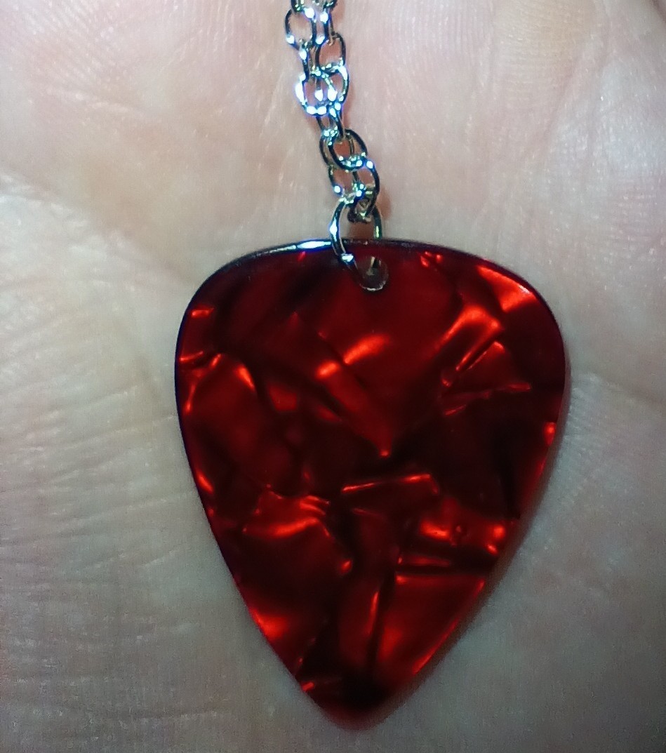 Very Nice Guitar Pick Necklace Red Black Silver Colored Chain