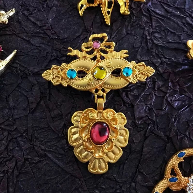 Wholesale 10 Vintage Palace Baroque Brooches Mixed Gold Plated Colorful Gem Pins