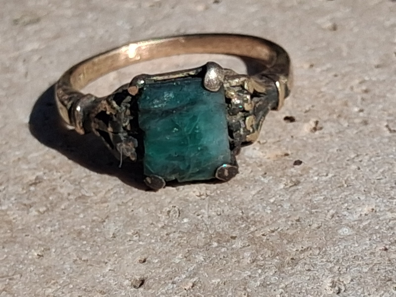 Unique antique victorian 14k gold ring Needs Professional Cleaning