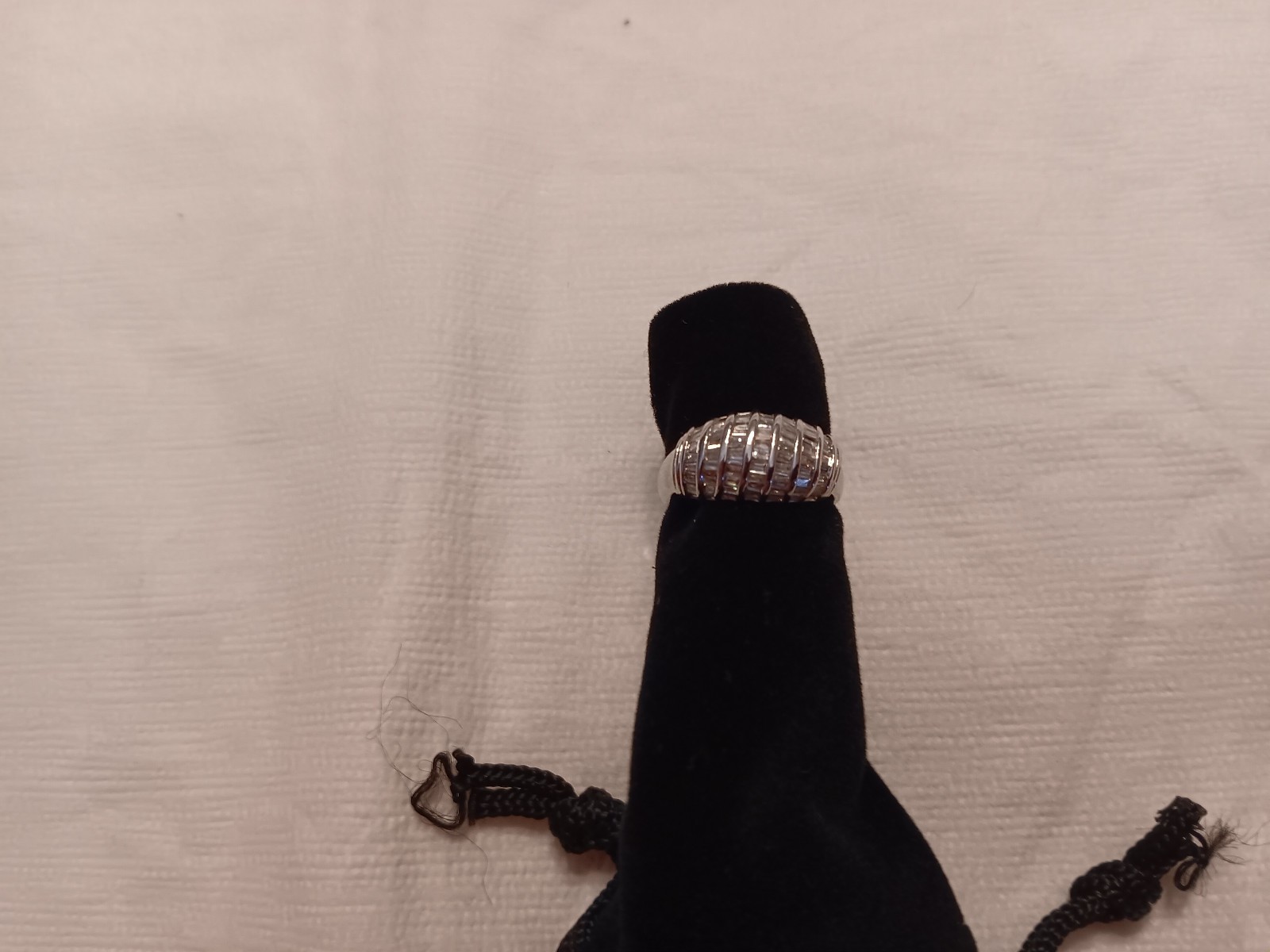 SGL Certified 10K White Gold 1.00 ctw Natural Diamond Ring