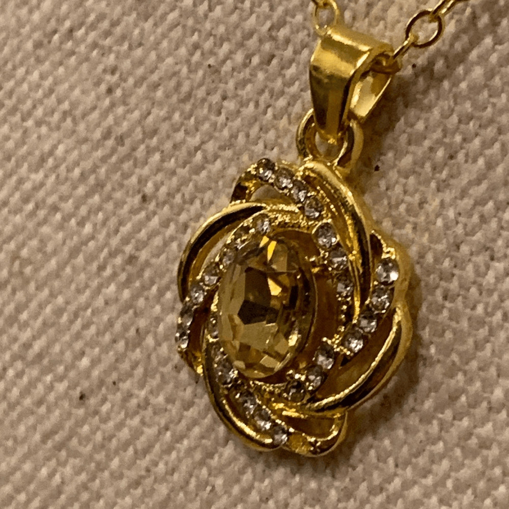 Golden Glow Faux Citrine Pendant Necklace in Polished Gold Tone – New