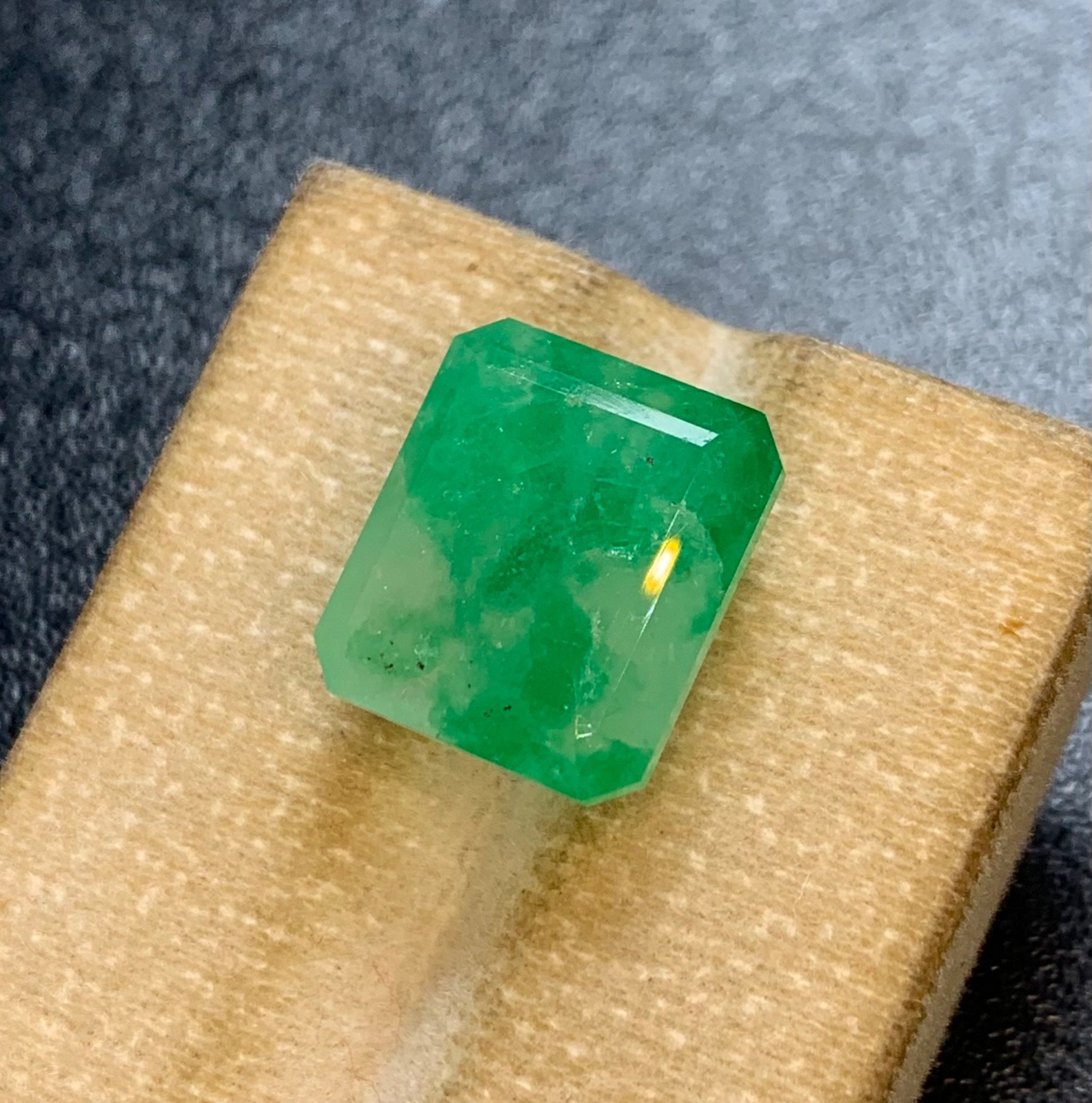 Natural Calcite And Emerald Gemstone,10.40 Crt From Swat