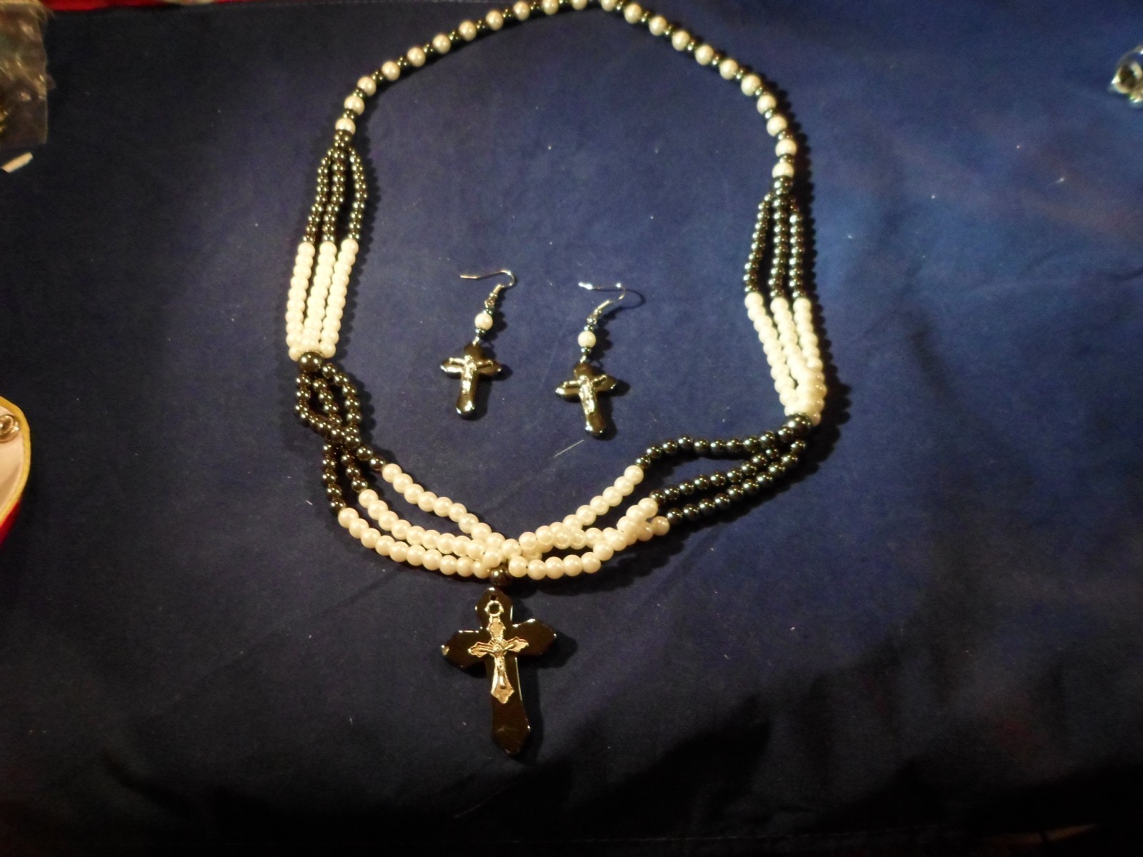 Hematite, White Glass Bead Earrings & Necklace 30″ in Stainless Steel – 90.00CTW