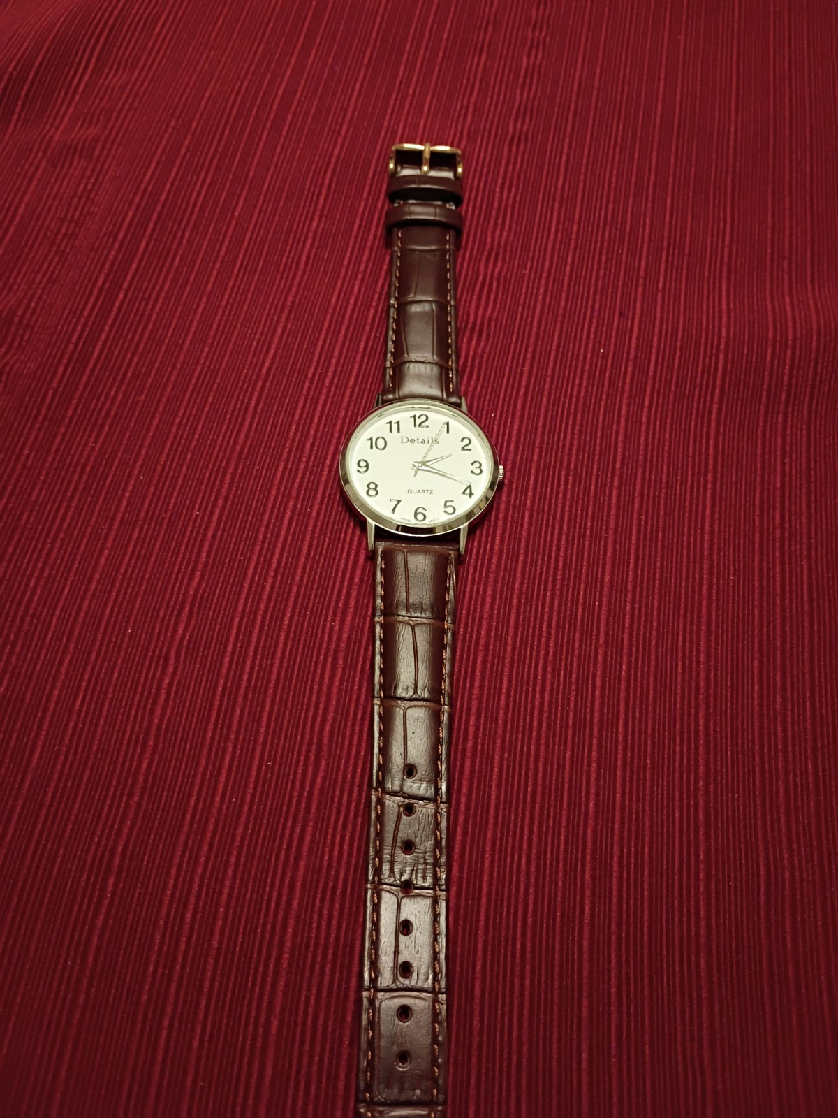 Details Quartz Analog Watch White Dial Arabic Numerals Brown Leather New Battery