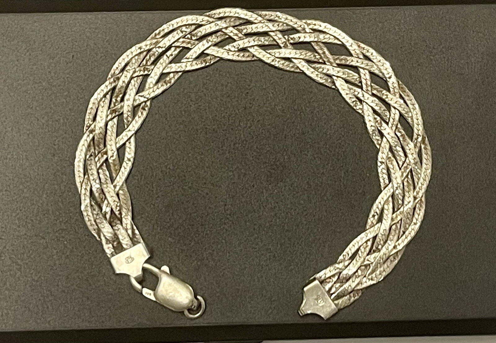 Vintage stunning Italian sterling silver bracelet as seen & Described 9.8gr