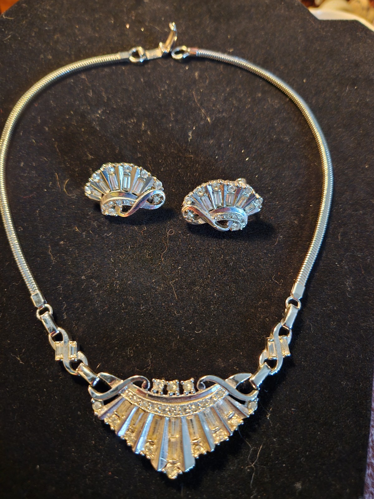 Vintage Glamour Jewelry 1940s-1950s by Lustern. Necklace and Earrings Set