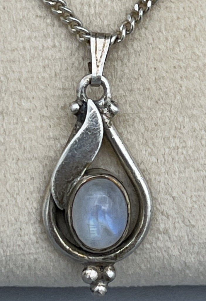 Vintage Sterling Silver Moonstone Pendant Necklace Chain Marked 925 51cm long