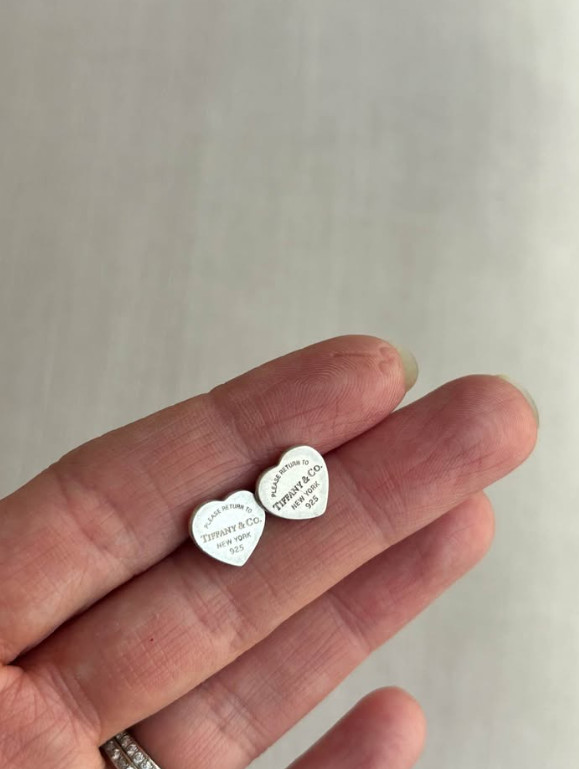 Tiffany & Co. Return to Tiffany Heart Tag Stud Earrings 925 Sterling Silver