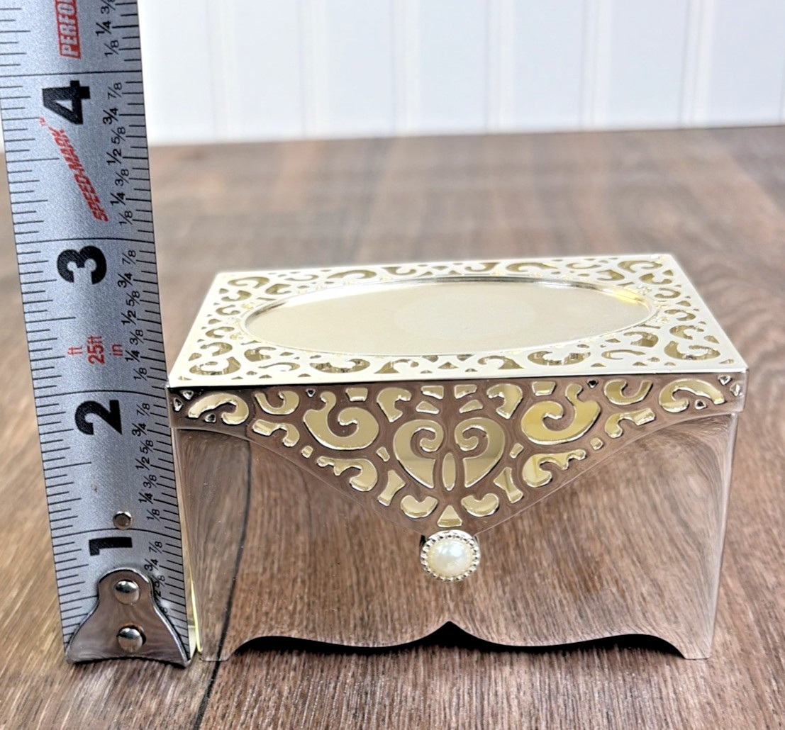 Things Remembered Silver Tone Hinged Filigree Jewelry Box Trinket 4″ x 2.5″