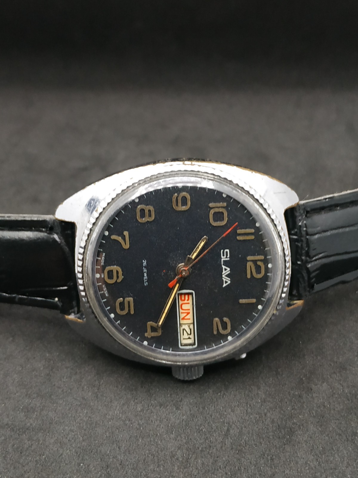 Classic Men’s Vintage Watch SLAVA USSR Mechanical SERVICED Retro Soviet day/date