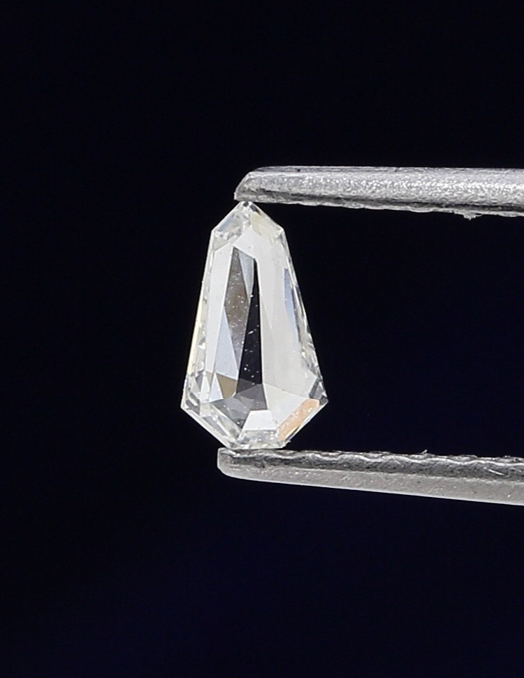 White Natural Diamond 0.09ct Shield Step cut Diamond White F/G -VS1 Clarity