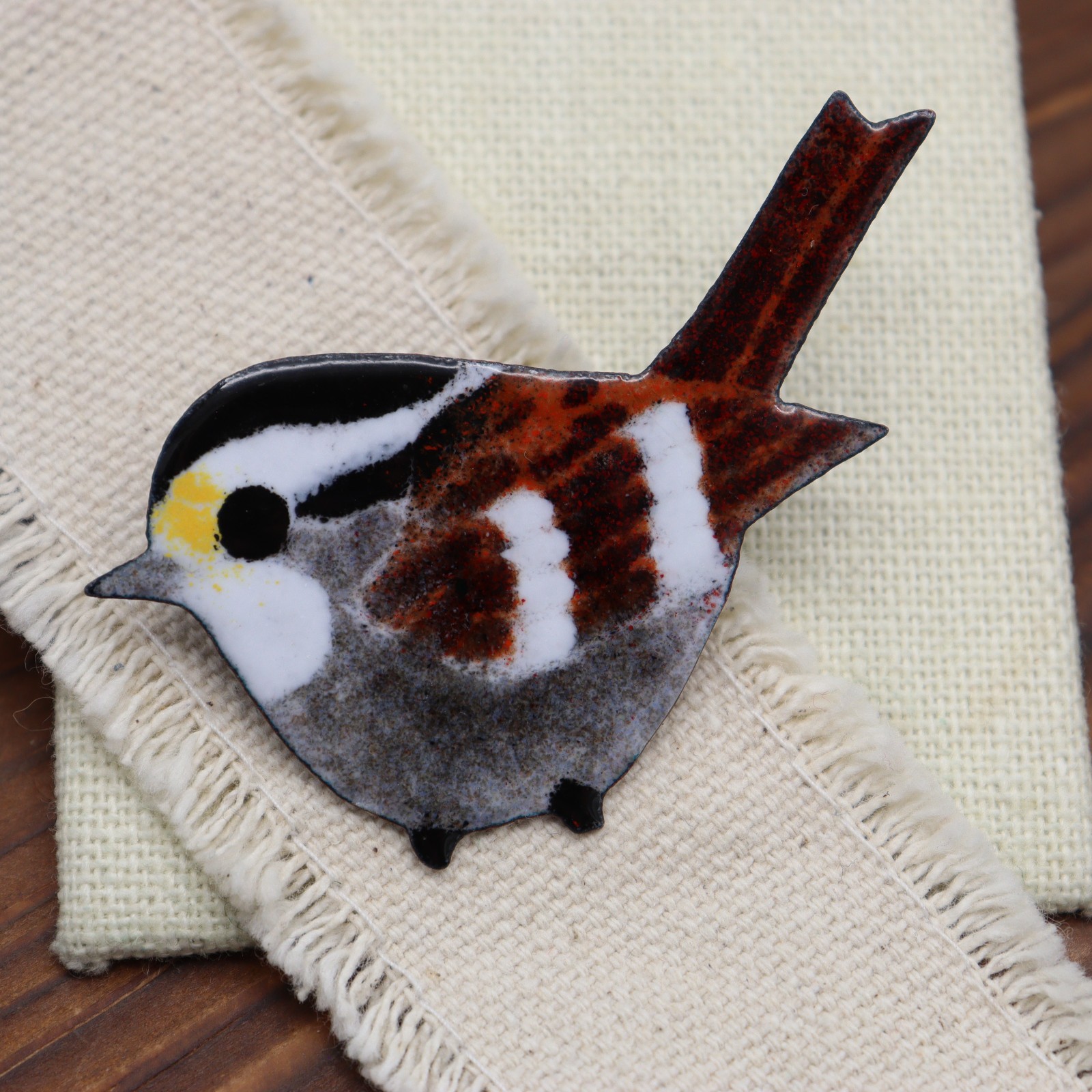 Vtg Unsigned Metal Enamel Sparrow Bird Pin Brooch Brown Black White