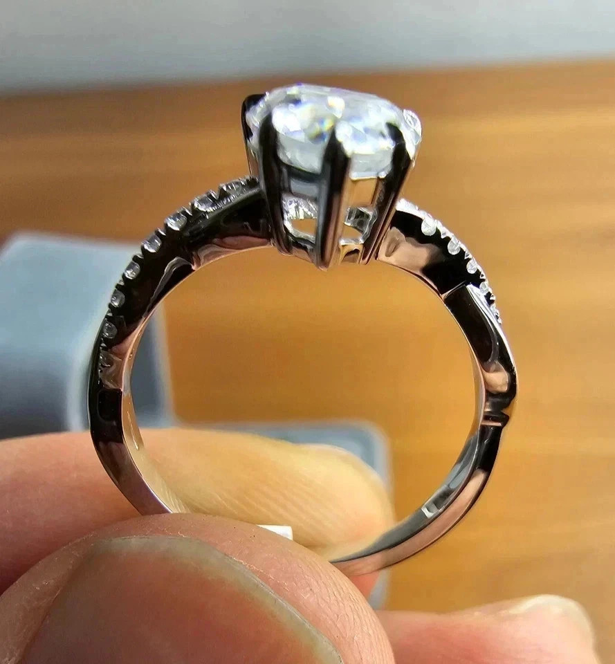 Lab-Created Diamond 4Ct Pear Cut Women’s Anniversary Ring 14K White Gold Plated