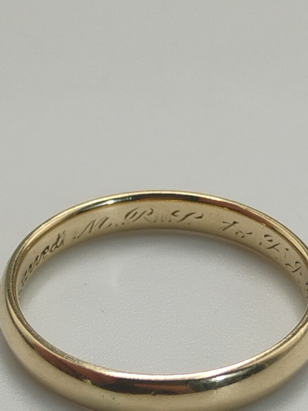 VTG 14K YELLOW GOLD ART CARVED MENS 5.8 MM WEDDING BAND RING 2.5 GRAMS SIZE 7