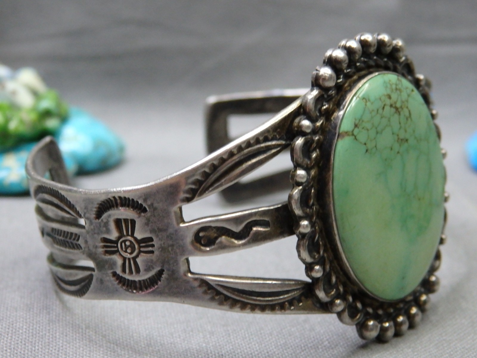 Fred Harvey NAVAJO Natural CARICO LAKE TURQUOISE Coin SIlver 36g Cuff Bracelet