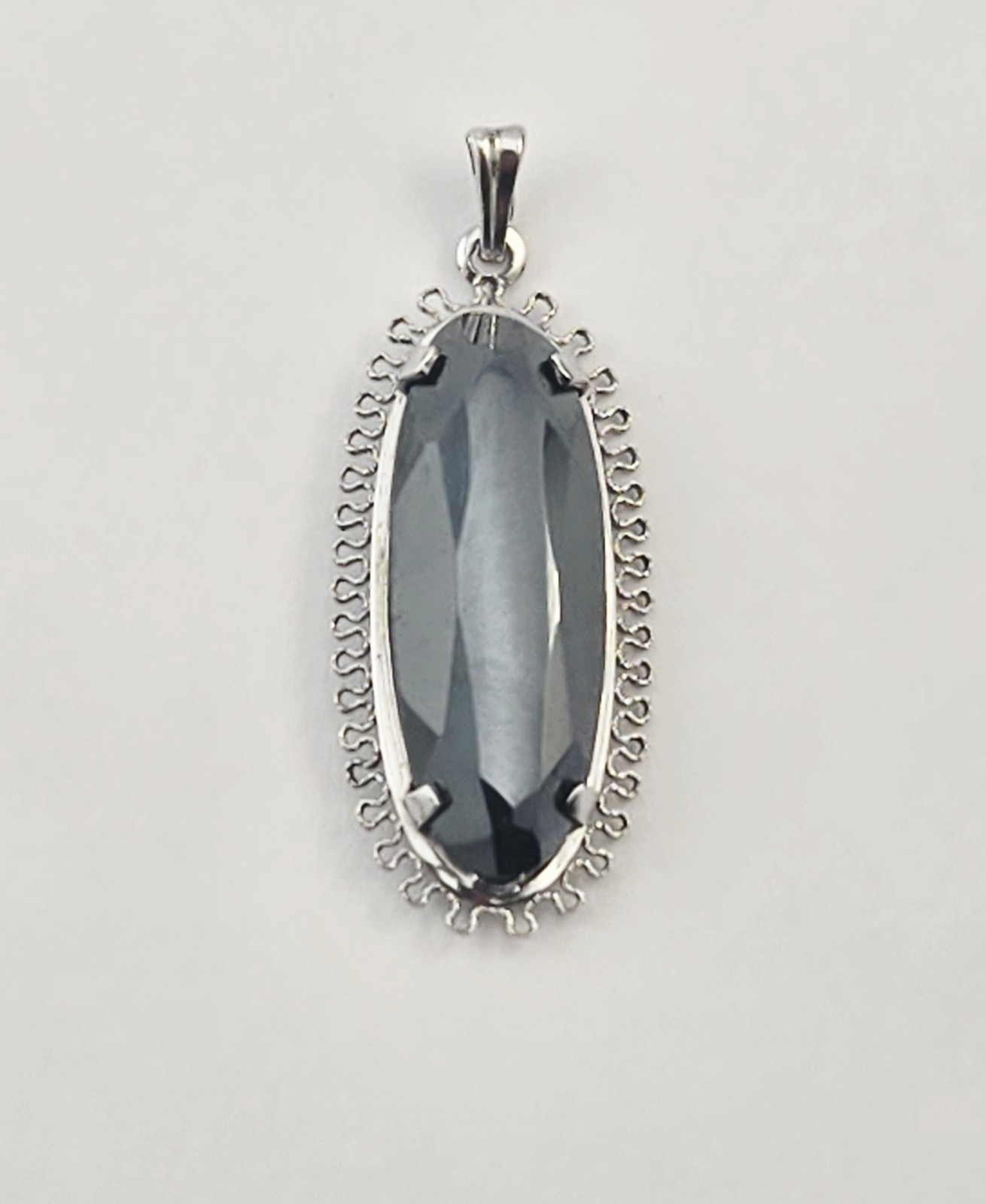 Vintage Sterling Silver Black Hematite Faceted Gemstone Oval Pendant – 3.0g