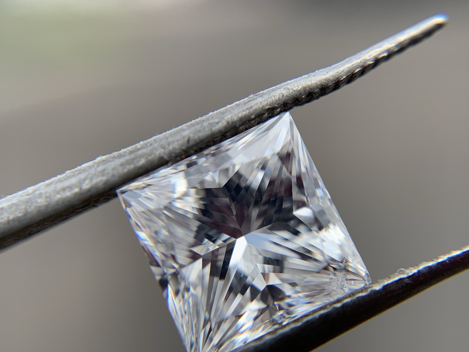 GIA 2.01 CT Princess Cut Square Modified Loose Diamond (SI2, H, Very Good/Good)