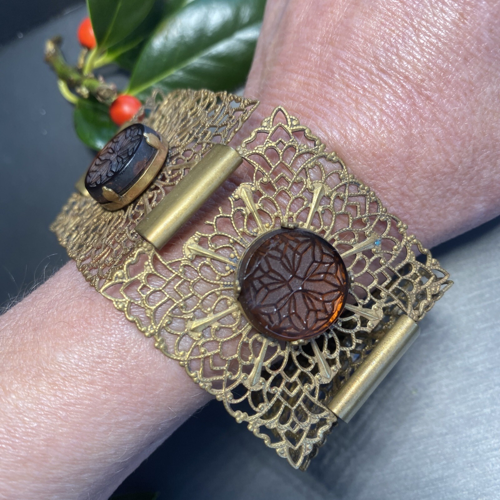 Vintage BOMAE Bracelet Estate Jewelry Pre-owned Filigree Die Struck Etched Glass