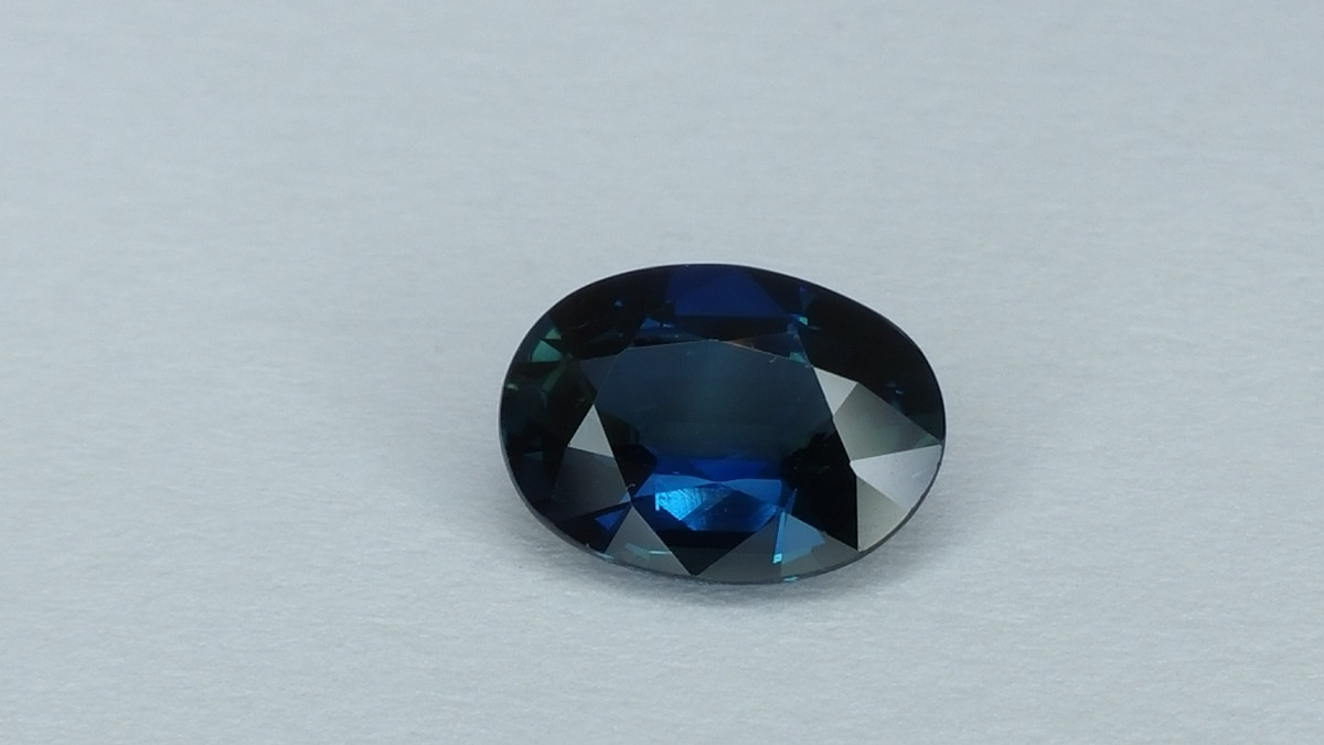 Sapphire Remarkable GIA Certified 1.38ct 8x6mm Oval