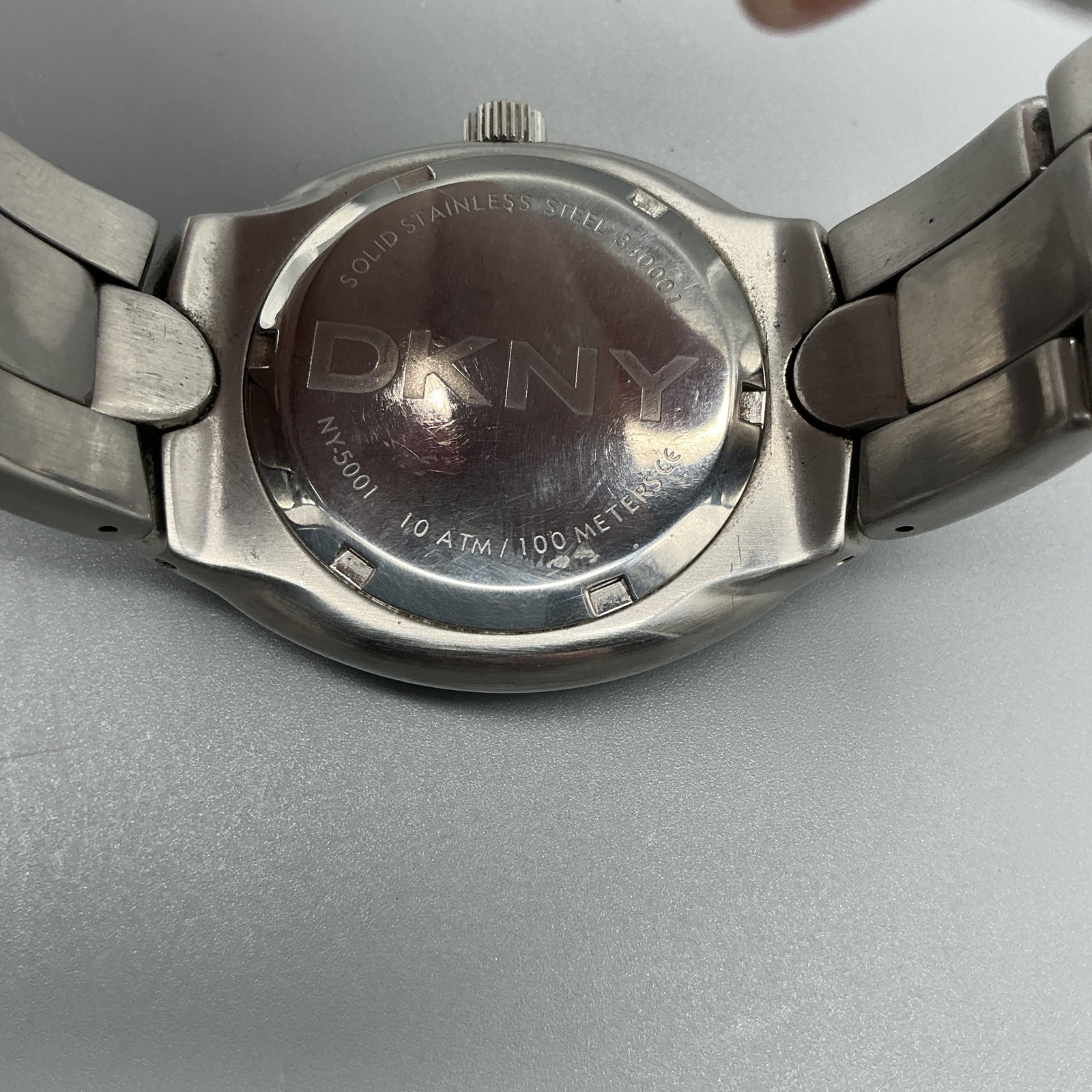 DKNY NY5001 Womens Watch 32mm Black Dial Stainless Bracelet Date New Battery 7″