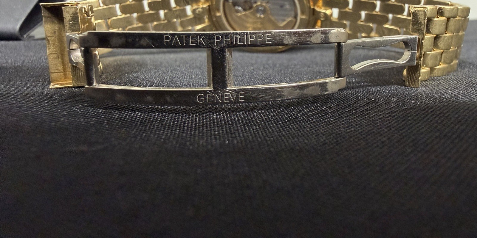 Patek Philippe 5036/1J Yellow Gold w/Box and Certificate of Origin