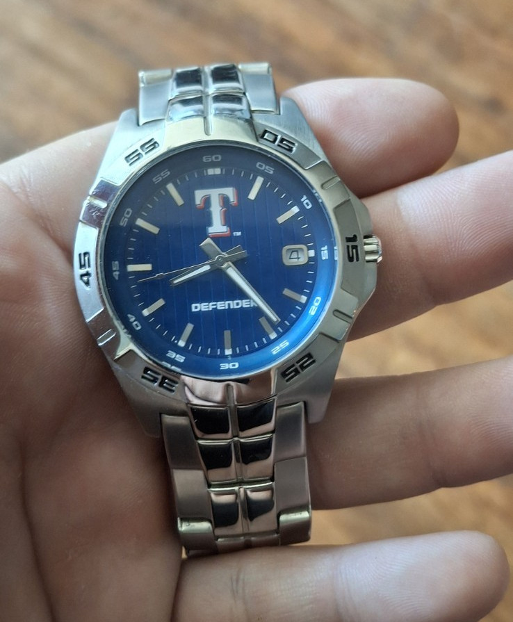 Fossil Texas Rangers MLB-1007 Defender Watch Men’s Vintage. Original Tin