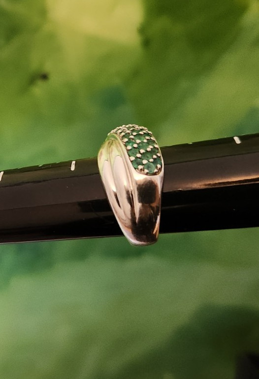STERLING SILVER 3 ROWS EMERALD CROSSOVER WIDE BAND RING SIZE 7 APPROX. .40 CARAT