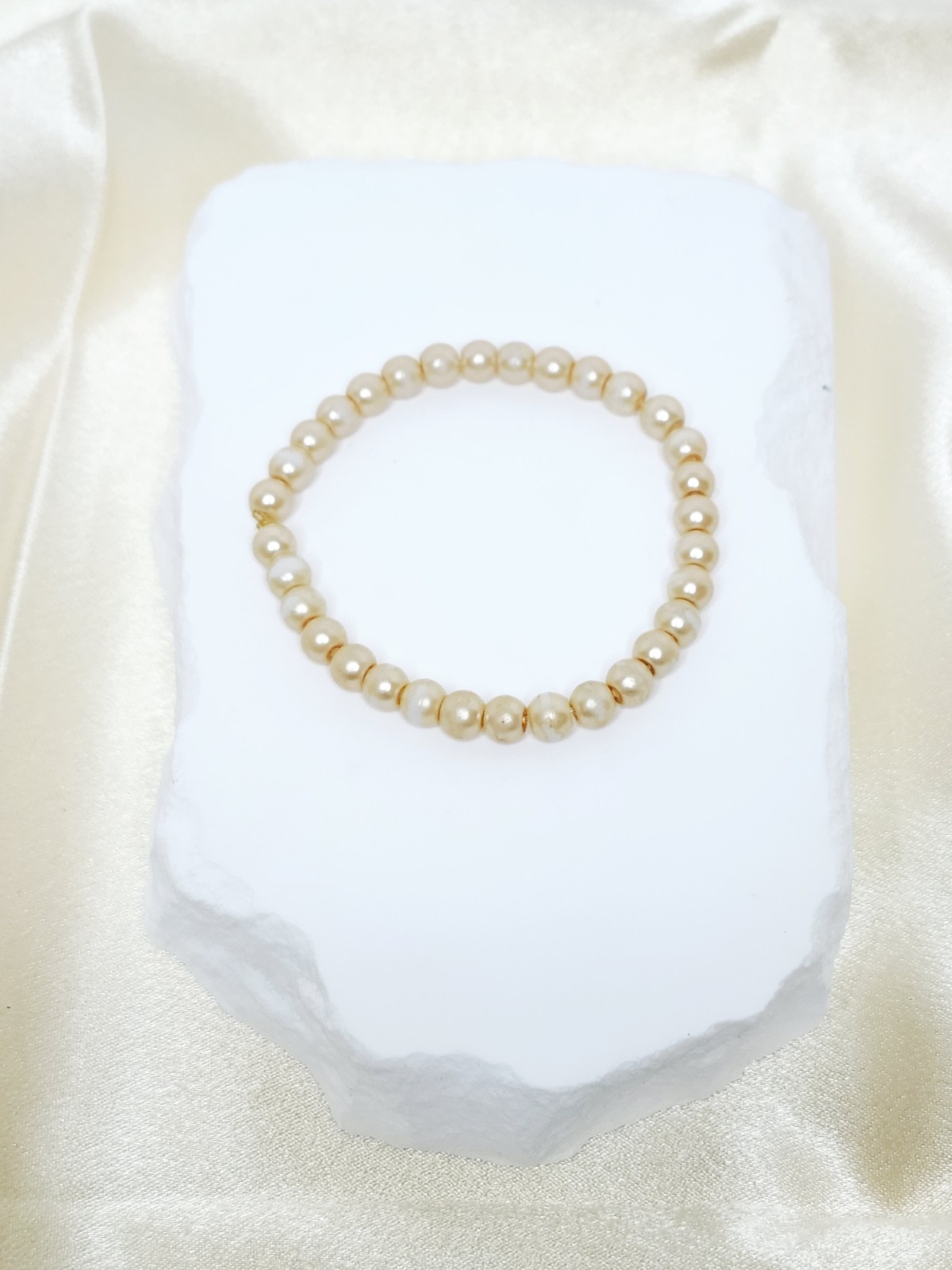 Vintage Beige Cream Faux Pearl Stretch Bracelet – 2.5 Inch Inside