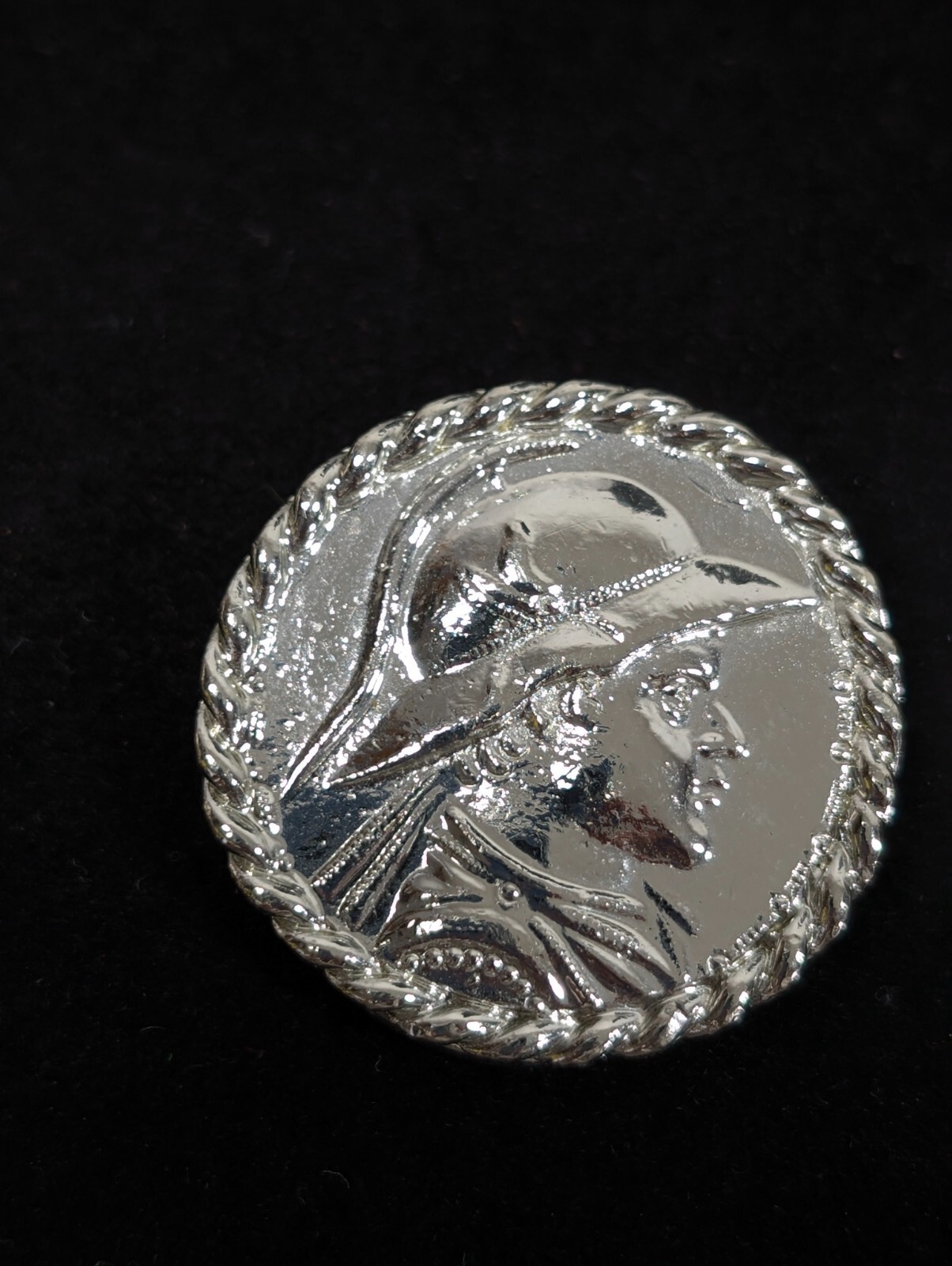 Vintage Silver Tone Woman with Hat Round Classic Retro Scarf Dress Clip