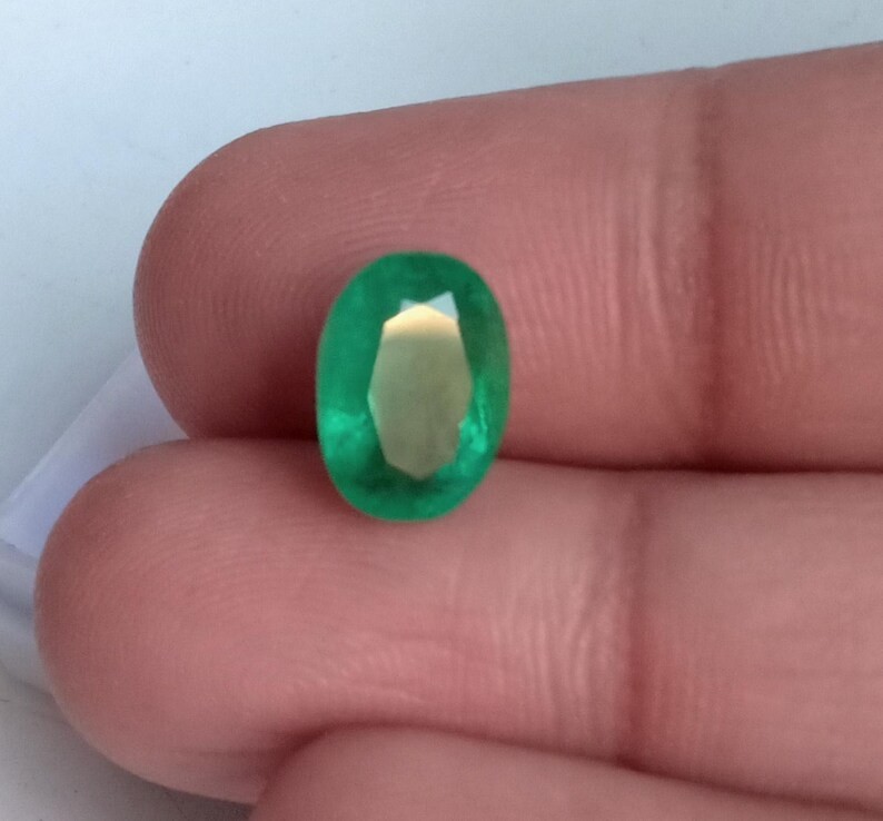 Certified Vivid Green Emerald Oval Unheated Untreated Loose Gemstone 3.22 Ct