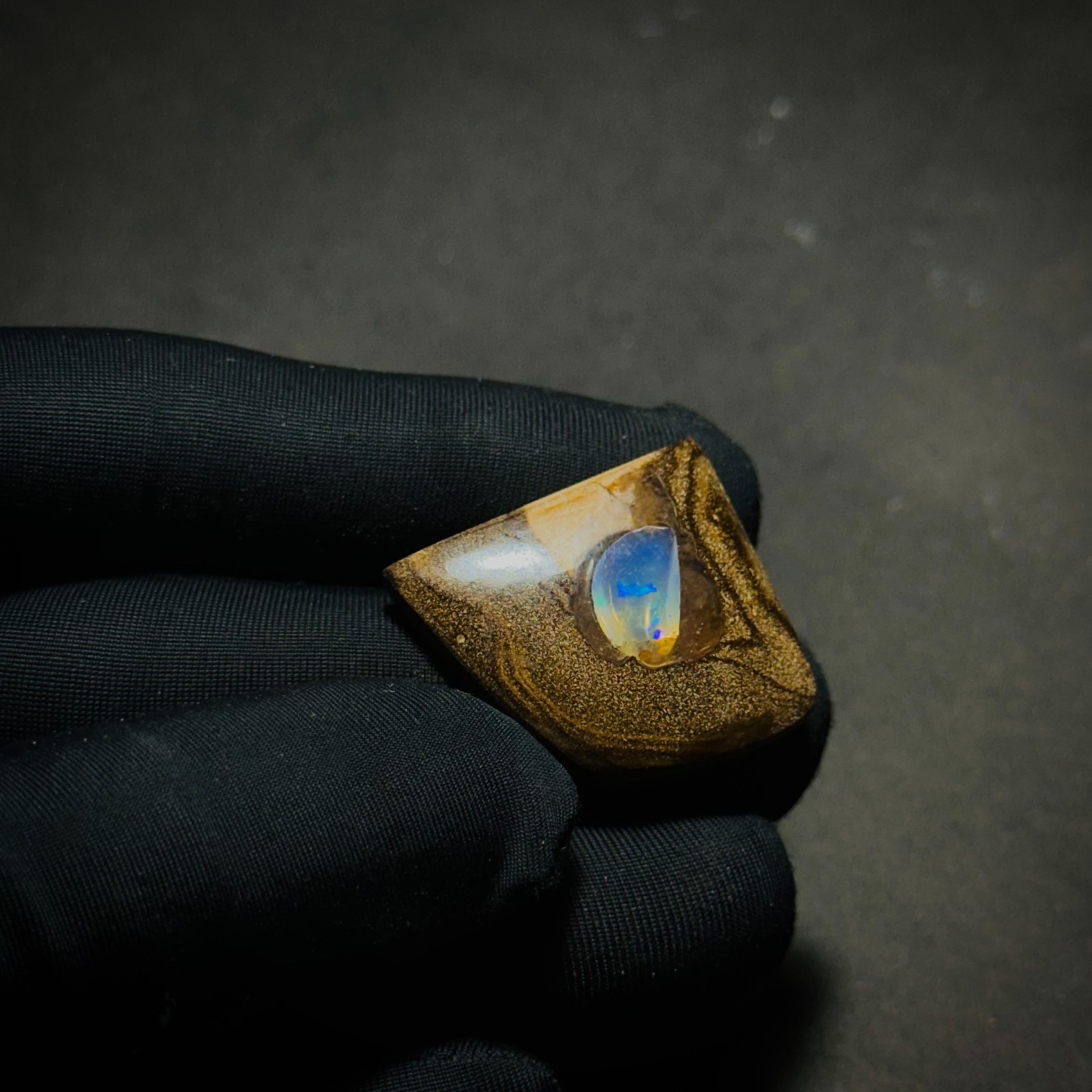 25Cts, Collector Grade Boulder Opal, Hand-Polished Opal, Opal Loose Stone 29×25