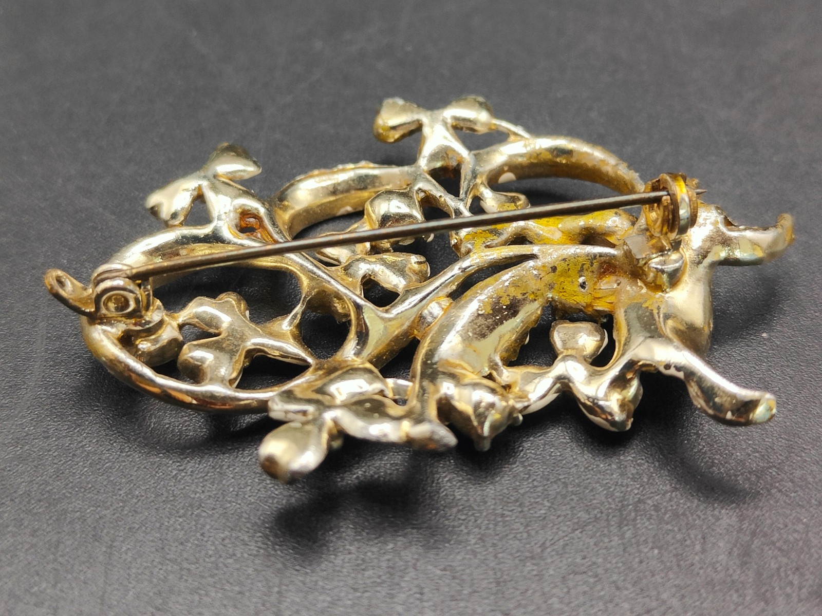 Vintage White Enamel Floral Brooch Gold Tone Aurora Borealis Pin 5cm