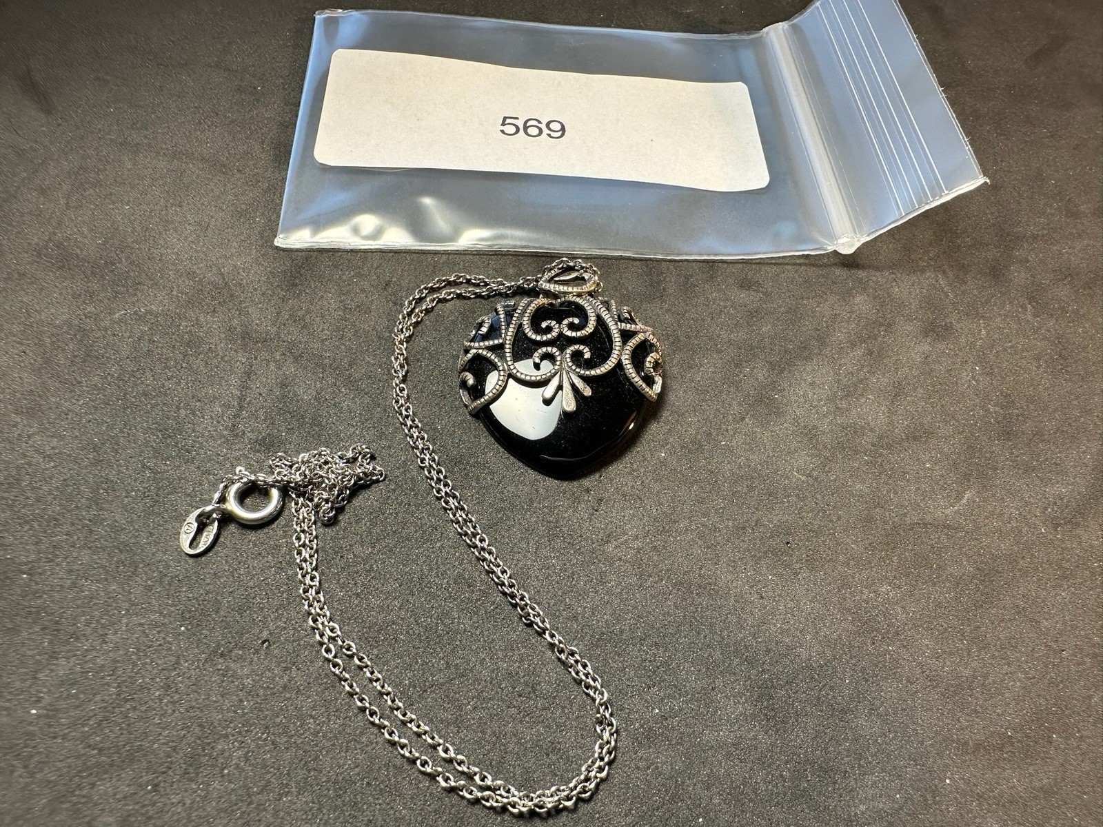 6.00g Vintage 925 Sterling Silver Black Heart Filigree Italy Necklace M 18 in