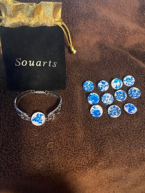 Souarts Ginger Snaps Style Magnetic Bracelet 12 Snaps included