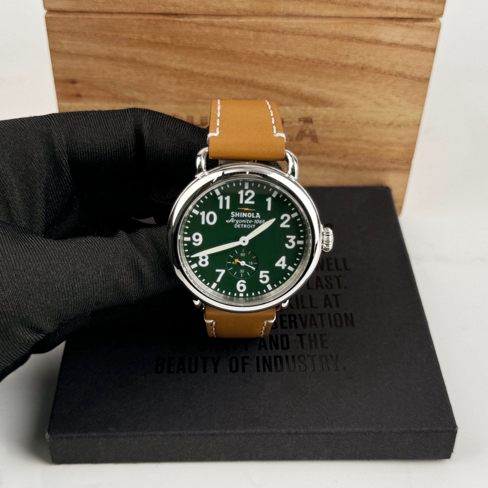 Shinola The Runwell Men’s 41mm with Tan Leather Strap Chronograph Quartz Watch