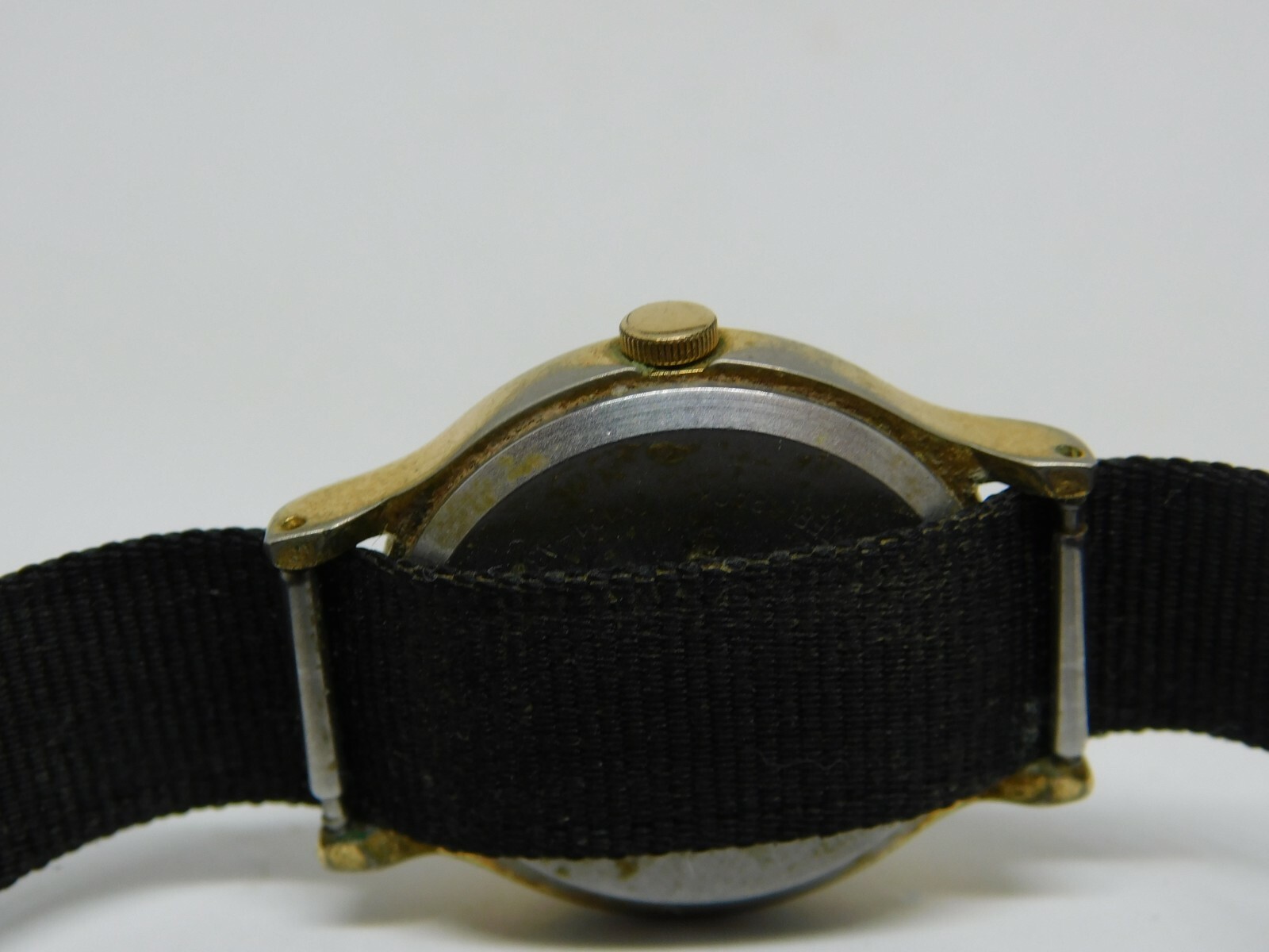 Jemis Y121-A330 Gold Tone Case Nylon Band Quartz Women’s Watch New Battery