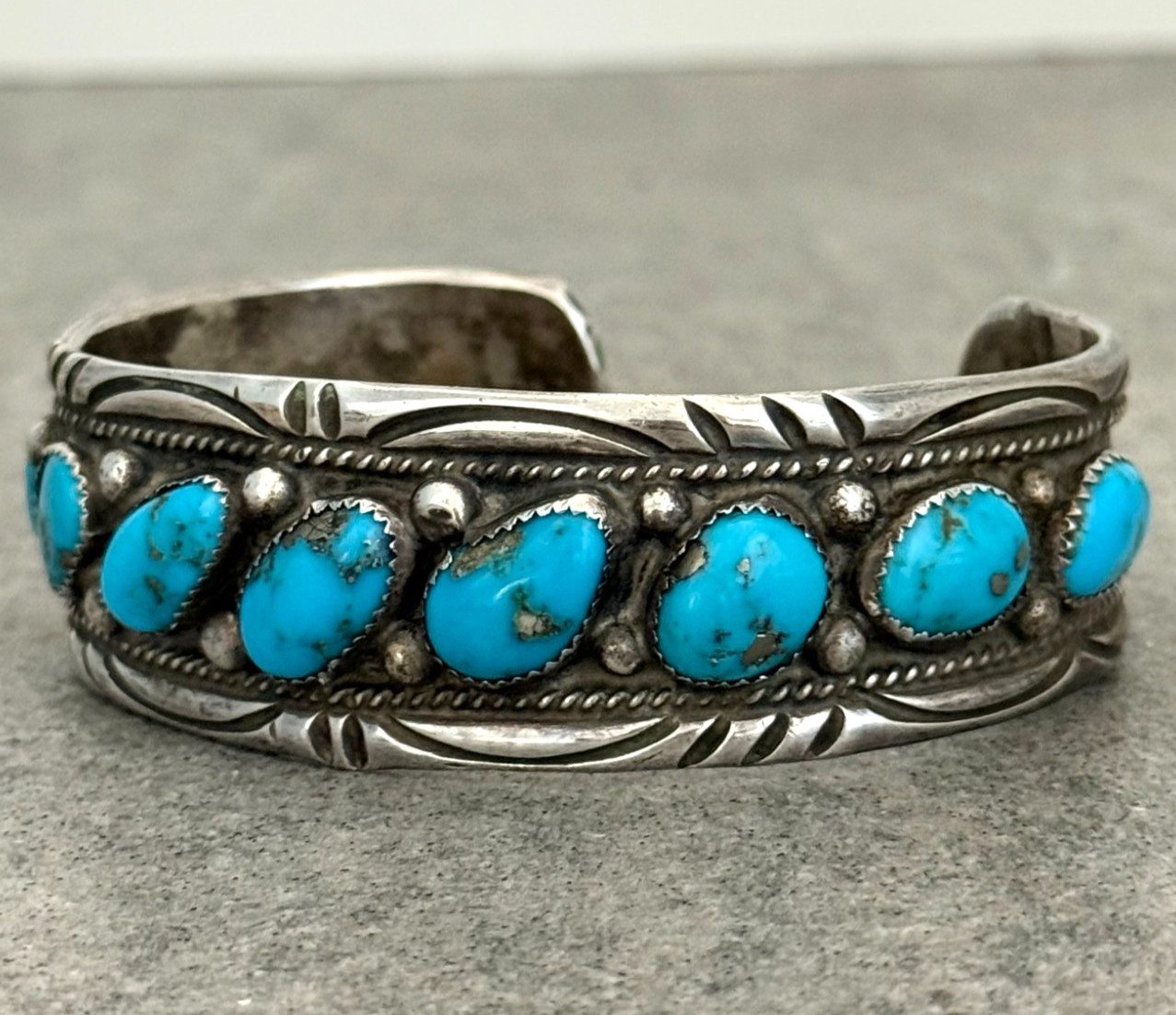 Vintage Native American Navajo MORENCI TURQUOISE Sterling LARGE Bracelet 8.25 in