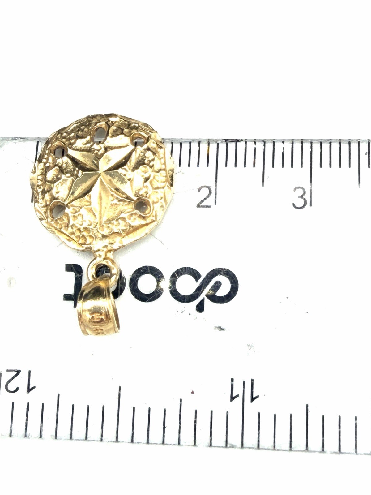 14K Solid Gold Sea Sandollar Pendant Signed TH 2.05g 25mm Long 16mm Wide Vintage