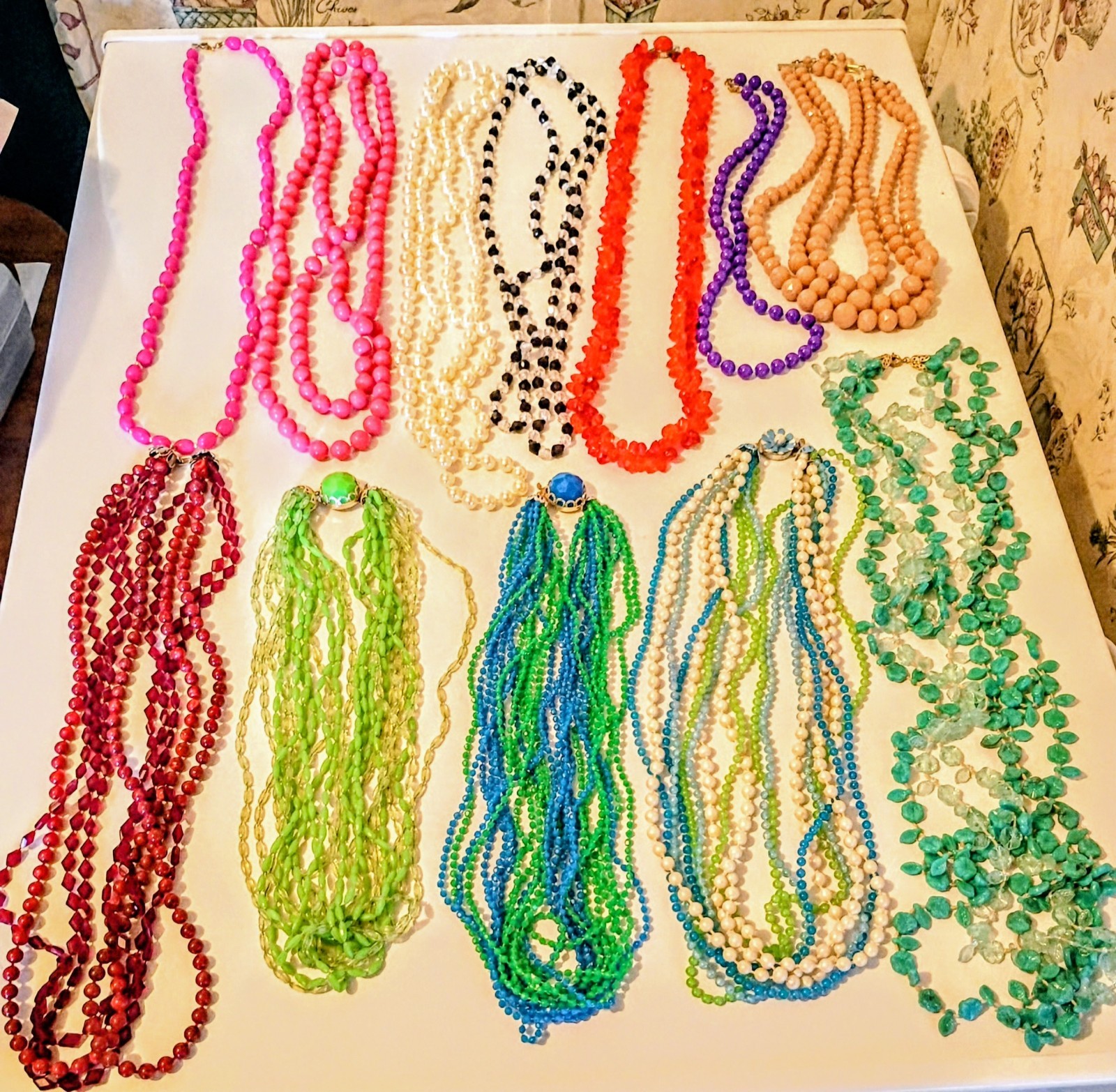 Cool Vintage 1960s/1970s Acrylic/Plastic Necklaces Lot of 12