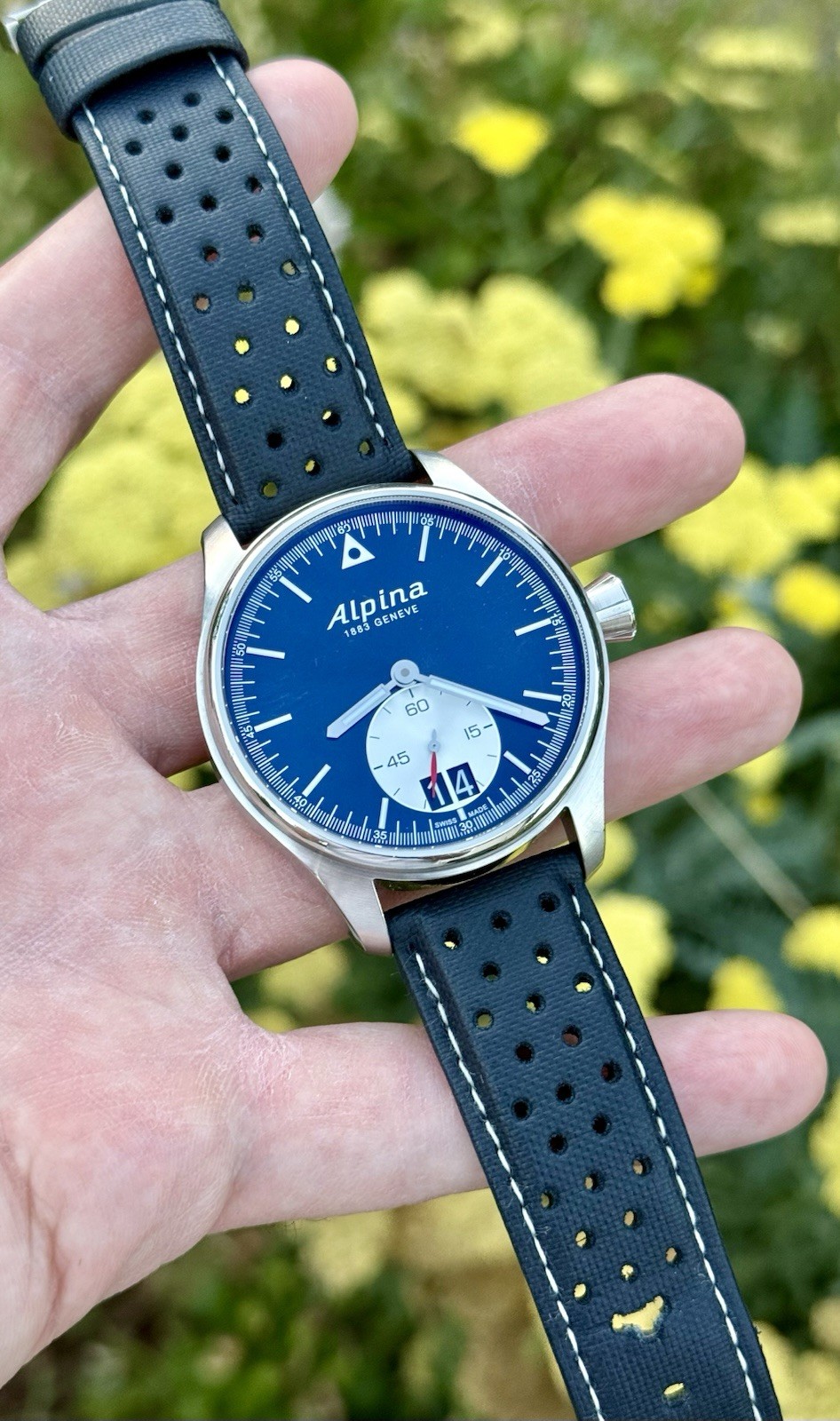 Alpina Startimer Pilot Big Date Quartz Blue Dial 44mm Watch Only AL280X4SP26